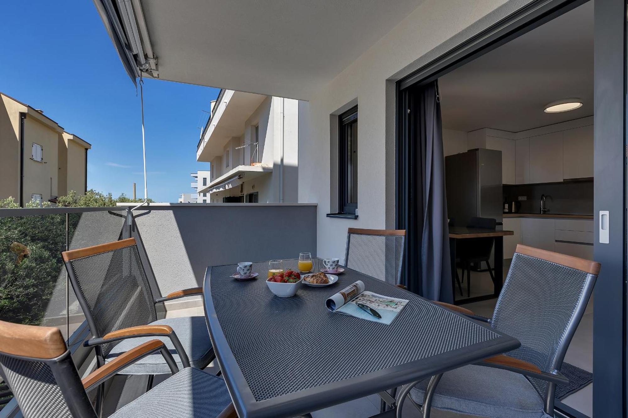 Apartment Sky Макарська Екстер'єр фото